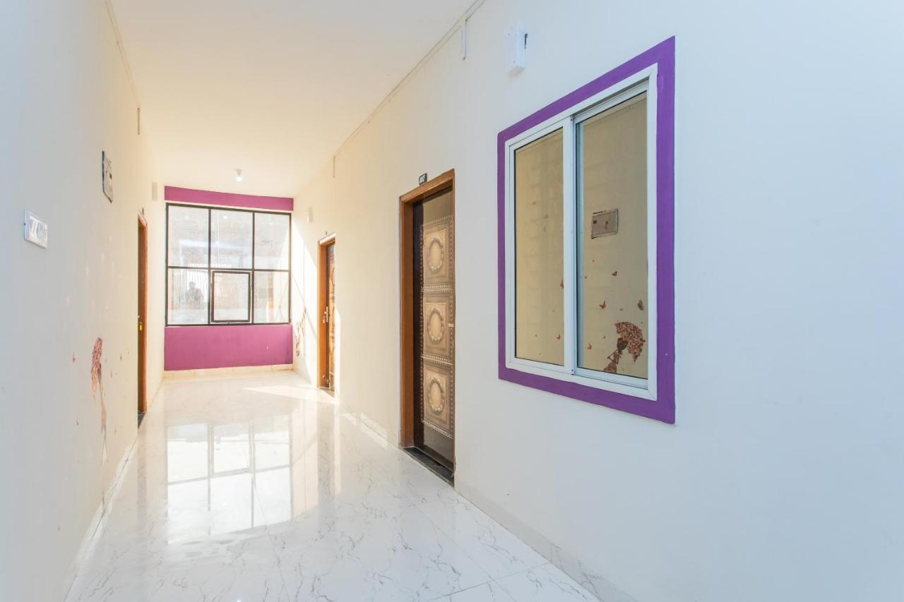 Oyo 27862 Hotel Brooklyn Индаур Экстерьер фото
